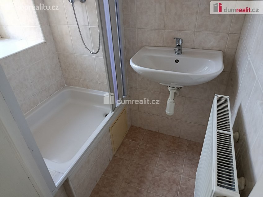 Pronájem bytu 3+1 80 m^2 Holečkova, Praha 5 