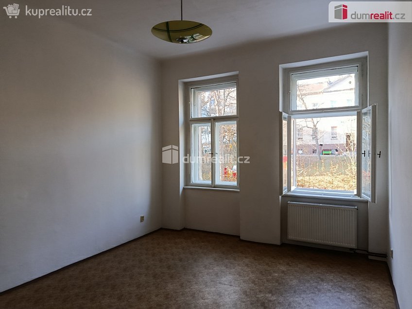 Pronájem bytu 3+1 80 m^2 Holečkova, Praha 5 