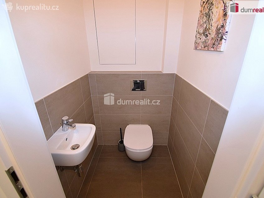 Prodej bytu 3+kk 68 m^2 Ke kříži, Praha 22 