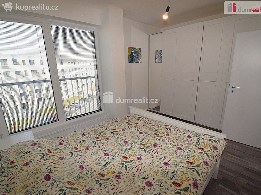Prodej bytu 3+kk 68 m^2 Ke kříži, Praha 22 
