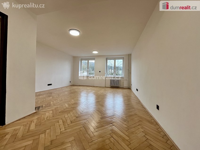 Pronájem bytu 3+1 73 m^2 Šmeralova, Karlovy Vary 