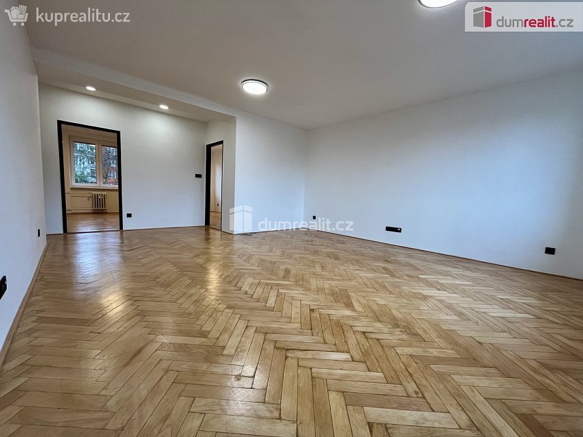 Pronájem bytu 3+1 73 m^2 Šmeralova, Karlovy Vary 