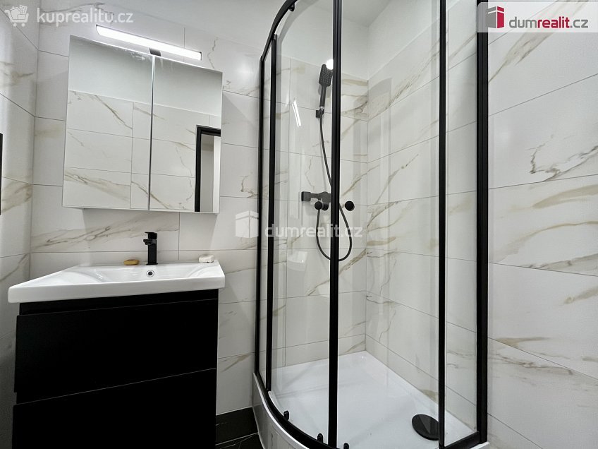 Pronájem bytu 3+1 73 m^2 Šmeralova, Karlovy Vary 