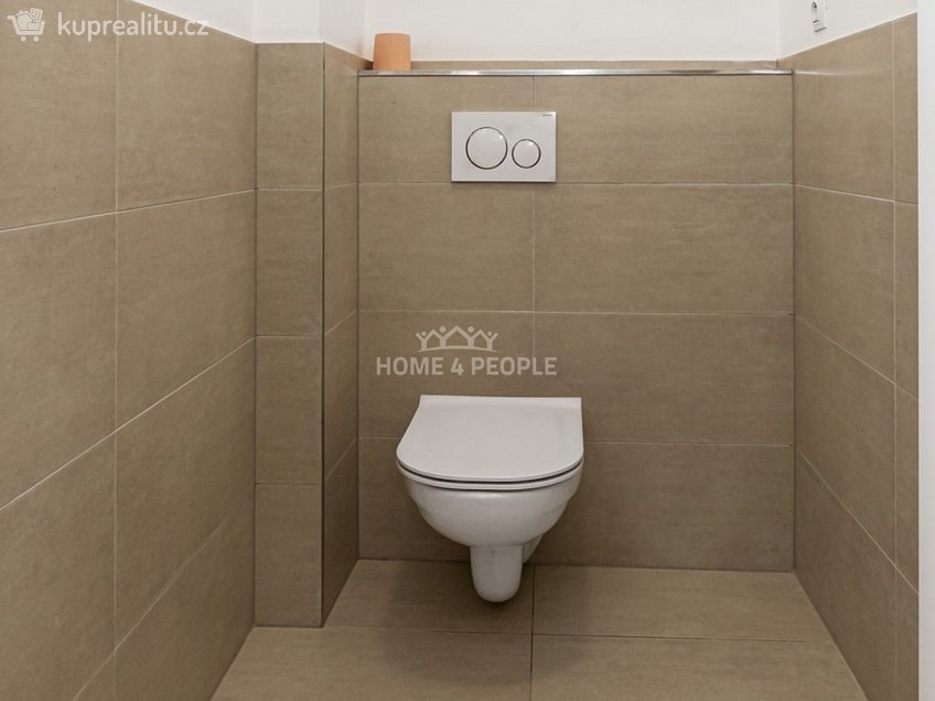 Prodej bytu 2+kk 37 m^2 Novovysočanská, Praha 9 