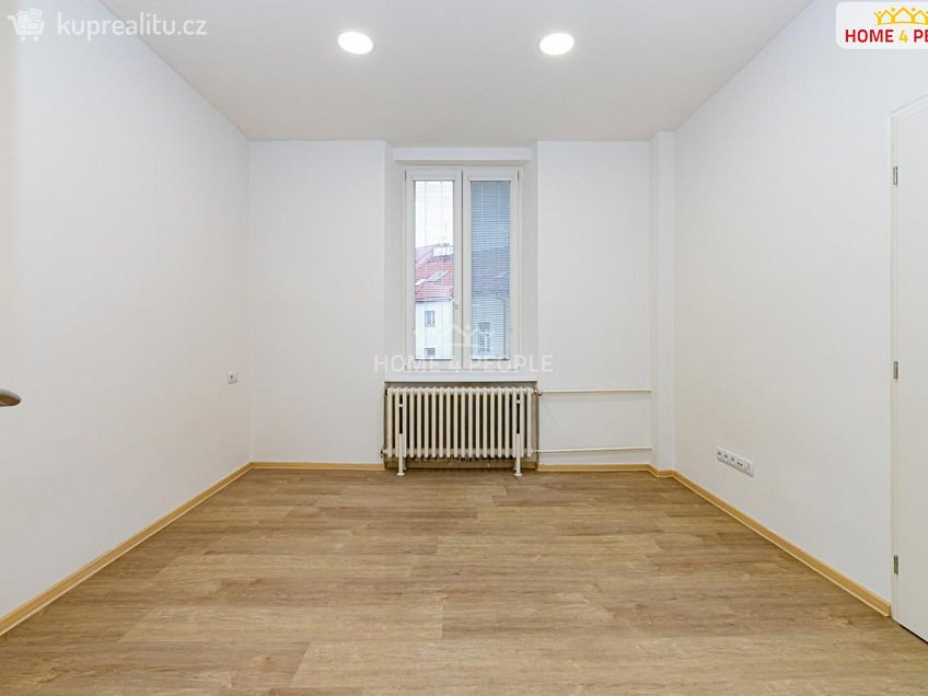 Prodej bytu 2+kk 37 m^2 Novovysočanská, Praha 9 