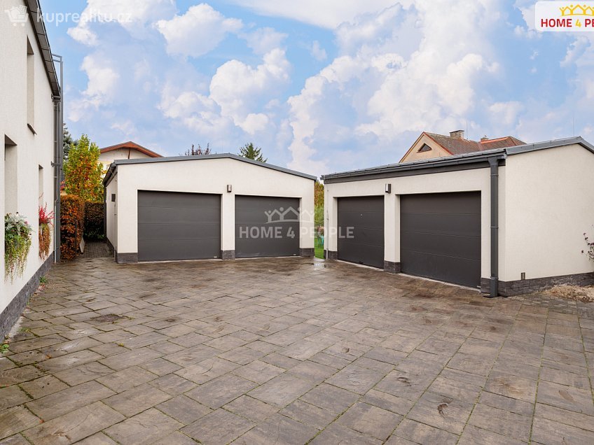 Prodej bytu 4+kk 125 m^2 Podzámecká, Praha-Koloděje 