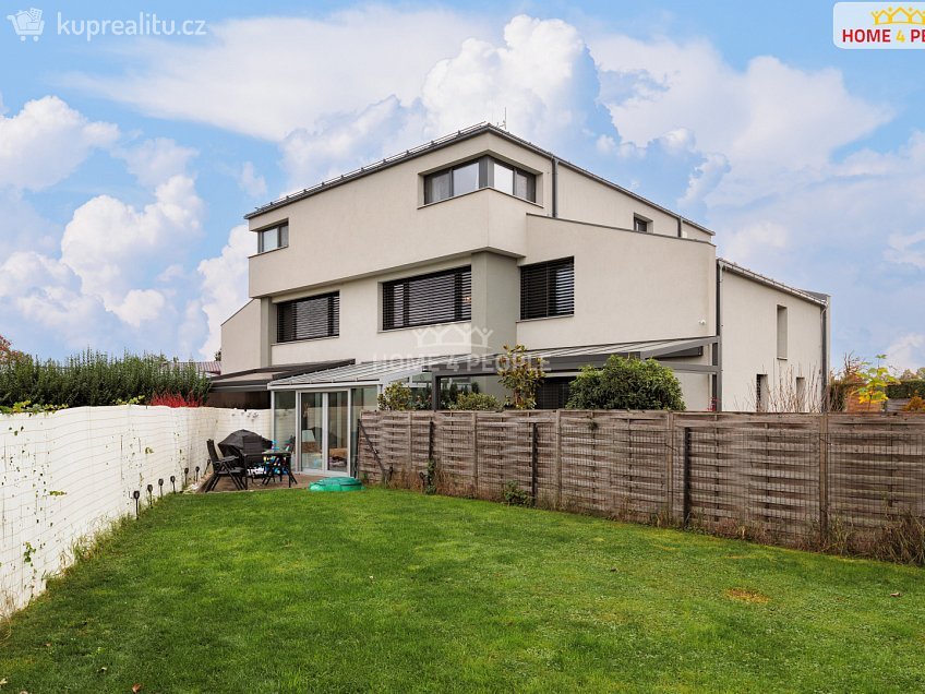 Prodej bytu 4+kk 125 m^2 Podzámecká, Praha-Koloděje 