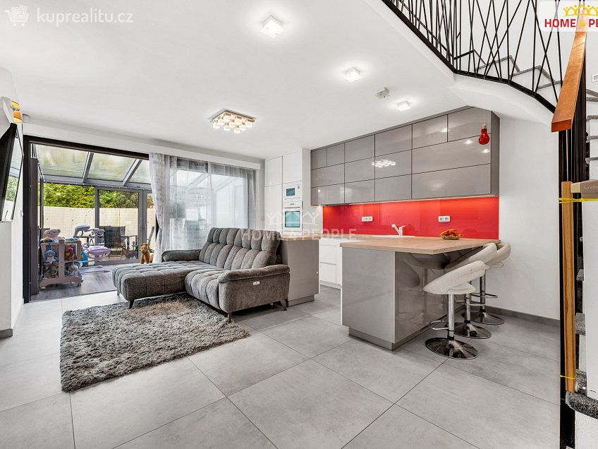 Prodej bytu 4+kk 125 m^2 Podzámecká, Praha-Koloděje 