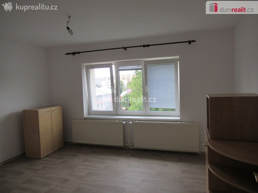 Pronájem bytu 2+1 65 m^2 Ořechová, Praha 8 