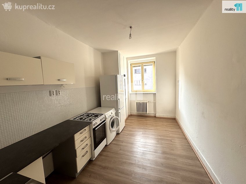 Pronájem bytu 2+1 75 m^2 U vršovického nádraží, Praha 10 