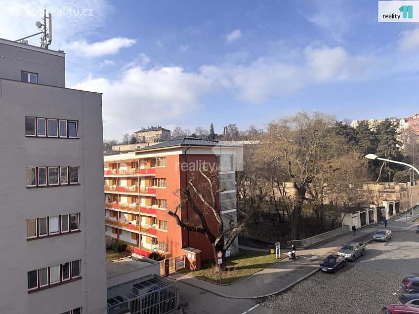 Pronájem bytu 2+1 75 m^2 U vršovického nádraží, Praha 10 