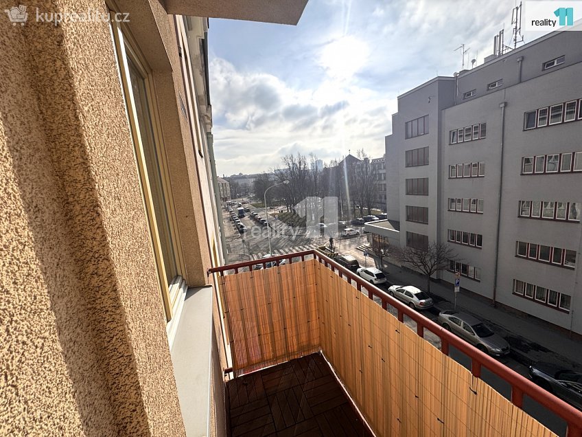 Pronájem bytu 2+1 75 m^2 U vršovického nádraží, Praha 10 