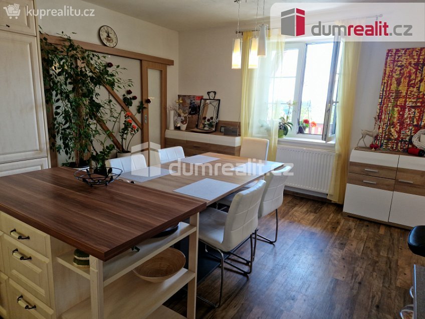 Prodej  rodinného domu 334 m^2 Zlatá Koruna, Zlatá Koruna 