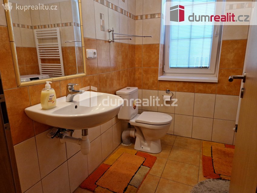 Prodej  rodinného domu 334 m^2 Zlatá Koruna, Zlatá Koruna 