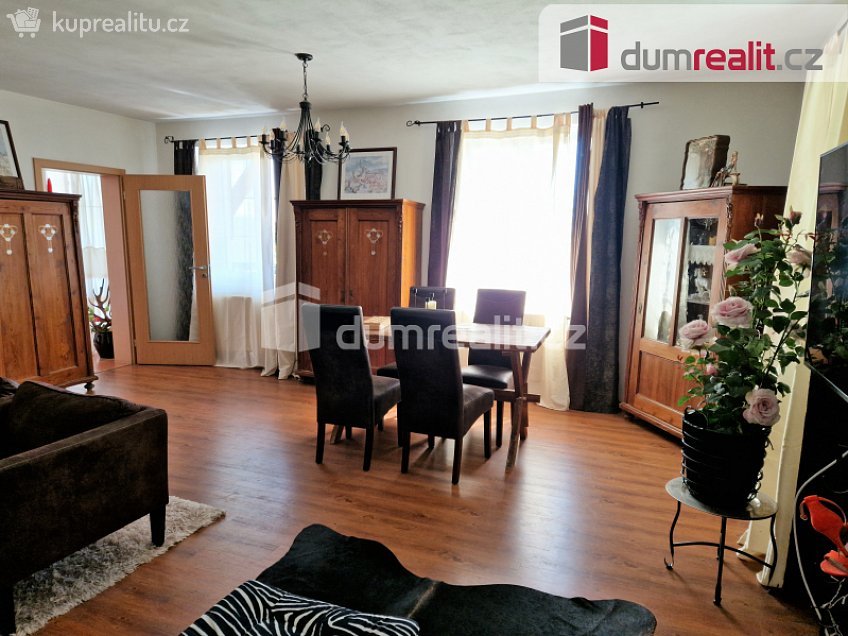 Prodej  rodinného domu 334 m^2 Zlatá Koruna, Zlatá Koruna 