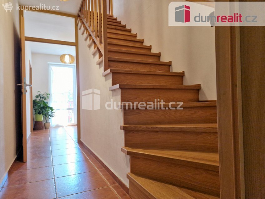 Prodej  rodinného domu 334 m^2 Zlatá Koruna, Zlatá Koruna 