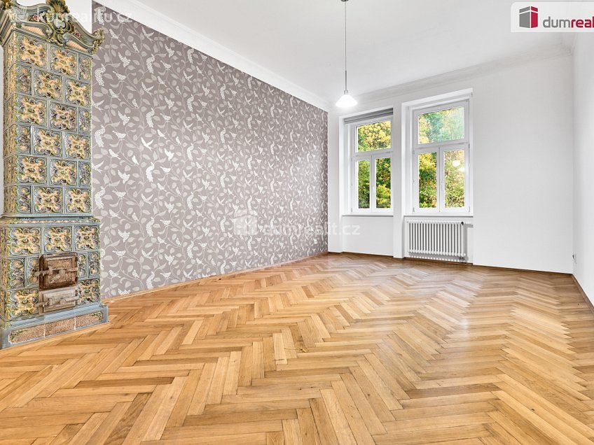 Prodej bytu 2+kk 94 m^2 Svahová, Karlovy Vary 