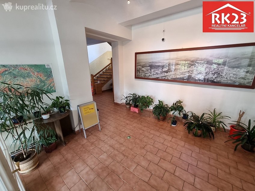 Pronájem  kanceláře 22 m^2 Nádražní náměstí 299, Mariánské Lázně 