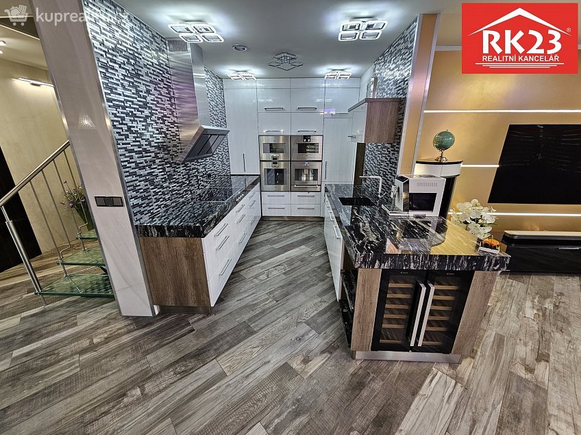 Prodej  rodinného domu 187 m^2 Ke Knížáku 487, Velká Hleďsebe 