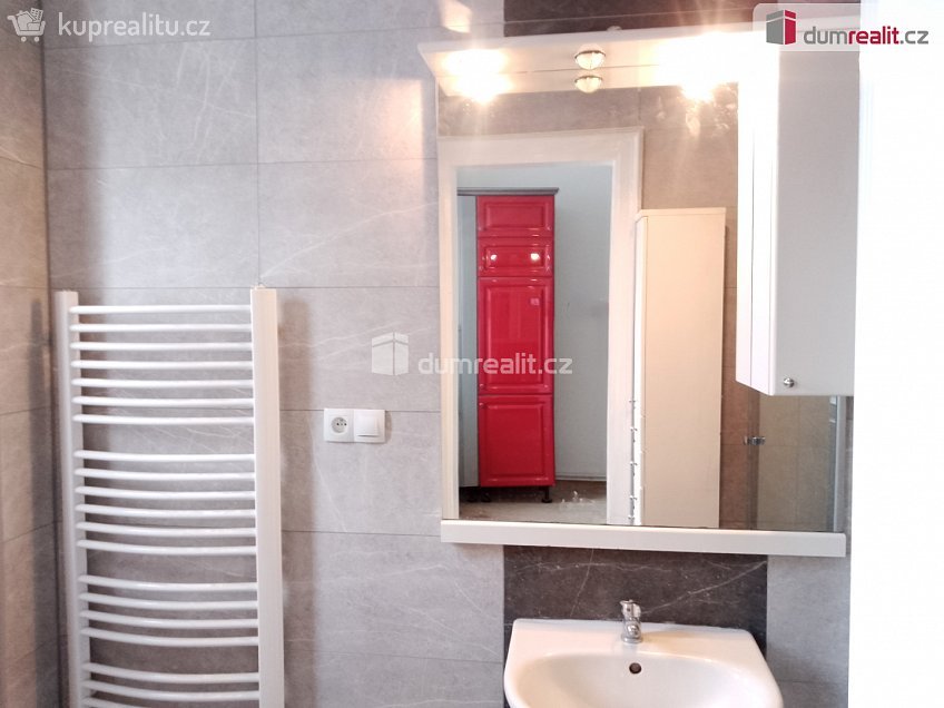 Pronájem bytu 3+1 93 m^2 Sokolovská, Karlovy Vary 