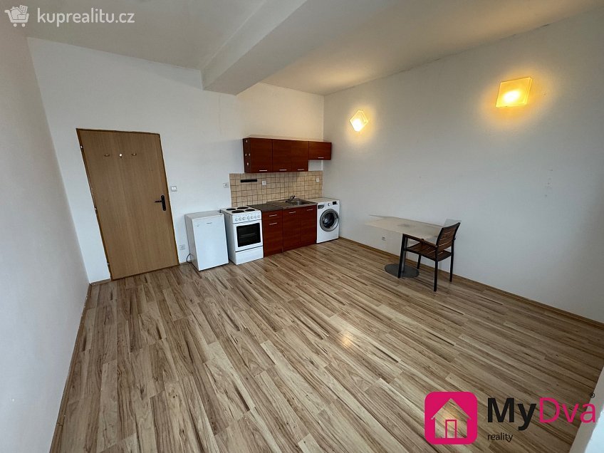 Prodej bytu 1+kk 30 m^2 Cihlářská, Znojmo 