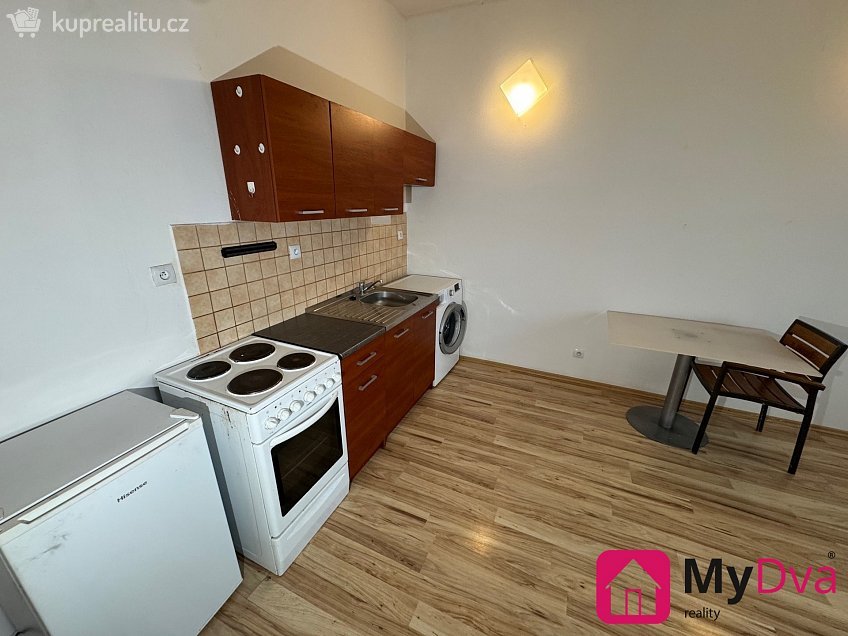 Prodej bytu 1+kk 30 m^2 Cihlářská, Znojmo 