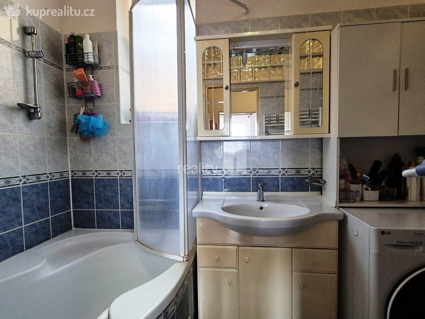 Prodej bytu 3+1 94 m^2 Slavíkova, Hodonín 