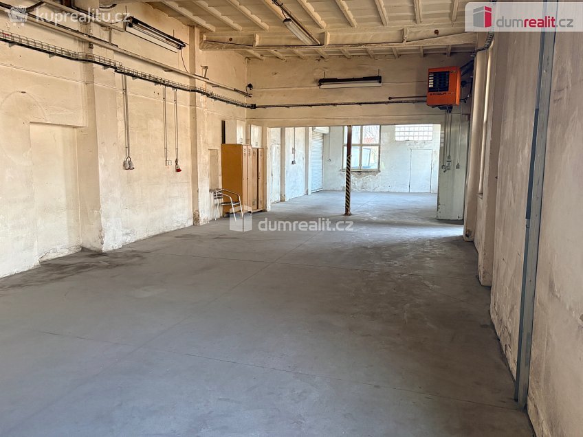 Pronájem  skladu 130 m^2 Husova, Podivín 