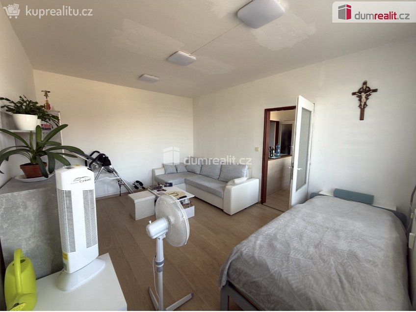 Pronájem bytu 1+1 37 m^2 Hrbovická, Chlumec 