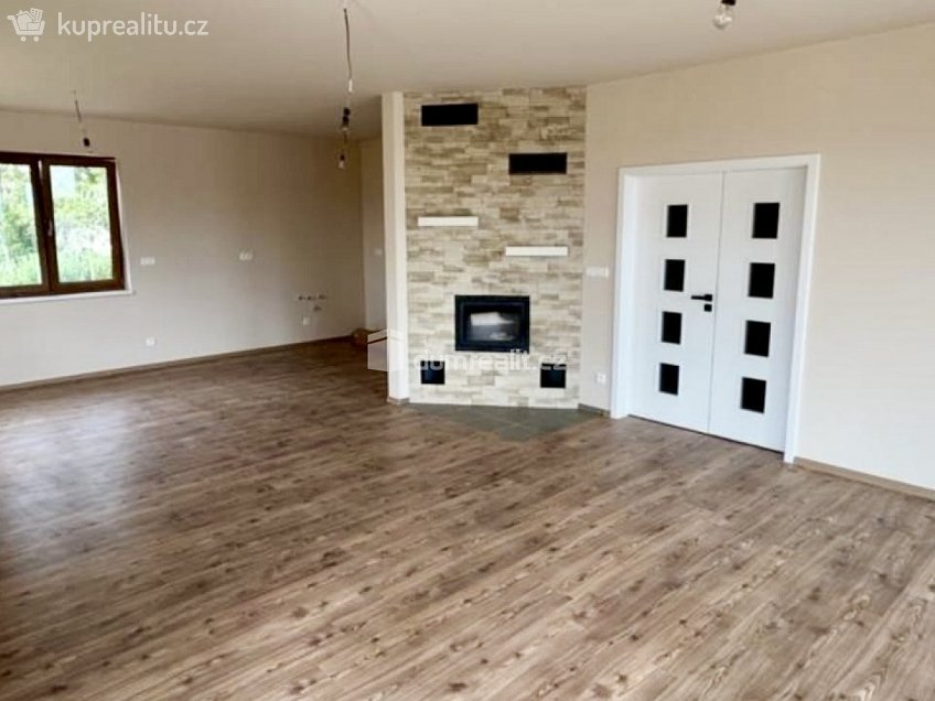 Prodej  rodinného domu 120 m^2 Zvěstov, Zvěstov 