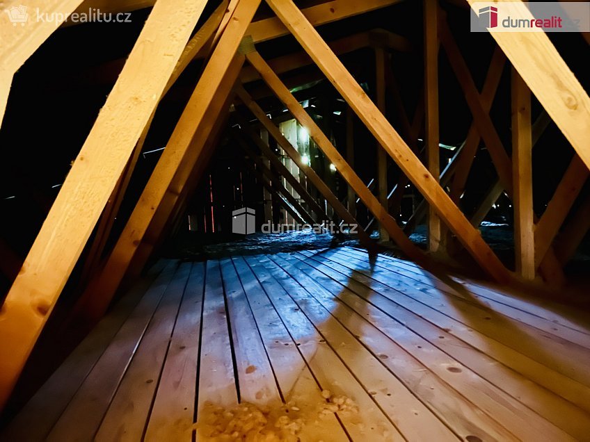 Prodej  rodinného domu 120 m^2 Zvěstov, Zvěstov 