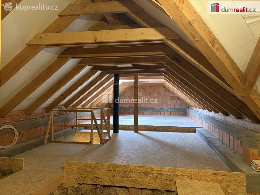 Prodej  rodinného domu 160 m^2 Mořina, Mořina 