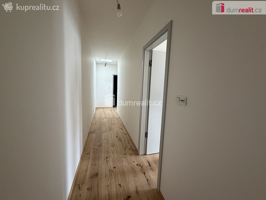 Prodej  rodinného domu 160 m^2 Mořina, Mořina 