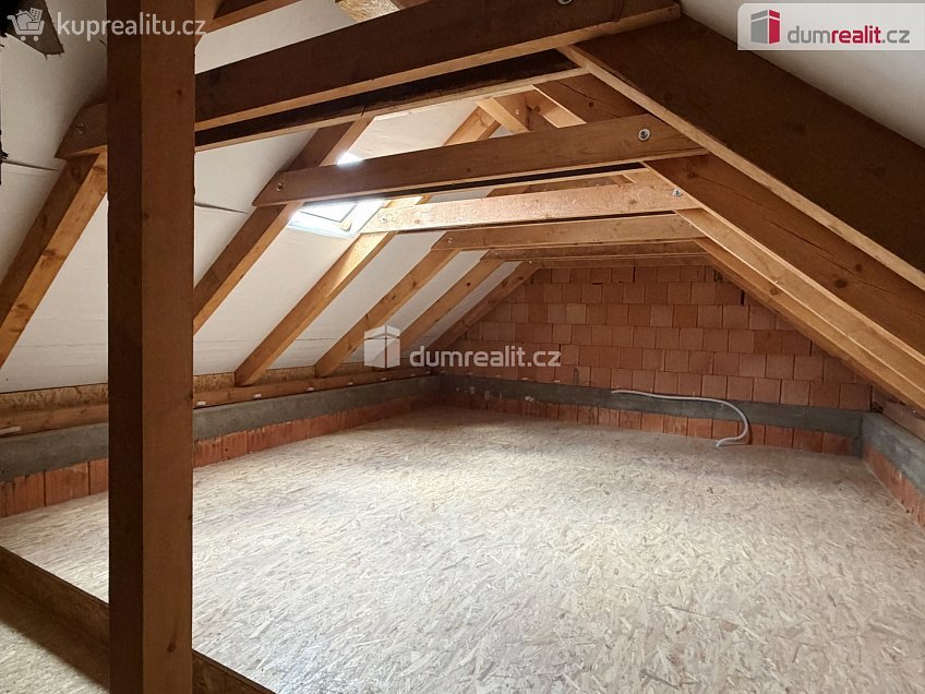 Prodej  rodinného domu 160 m^2 Mořina, Mořina 