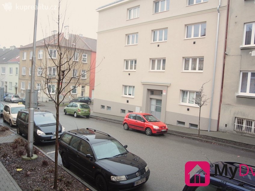 Pronájem bytu 2+1 59 m^2 Janáčkova, Znojmo 