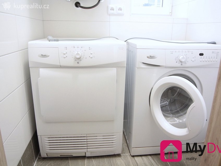 Pronájem bytu 2+1 59 m^2 Janáčkova, Znojmo 