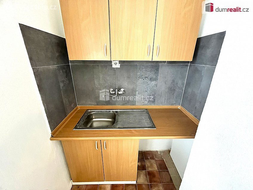 Pronájem bytu 1+kk 24 m^2 Sokolovská, Sokolov 