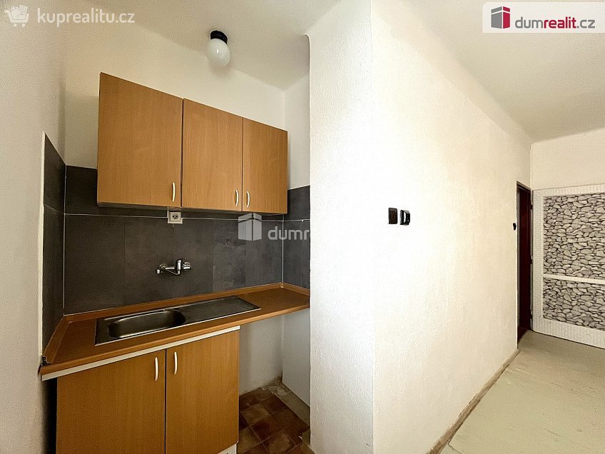 Pronájem bytu 1+kk 24 m^2 Sokolovská, Sokolov 