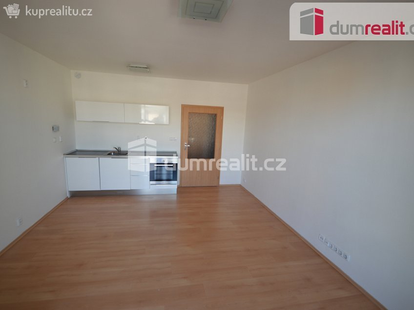 Pronájem bytu 1+kk 36 m^2 Jana Přibíka, Praha 9 