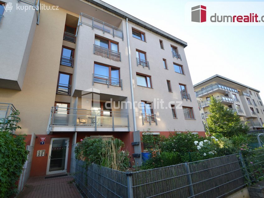 Pronájem bytu 1+kk 36 m^2 Jana Přibíka, Praha 9 