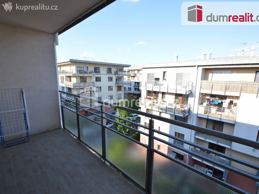 Pronájem bytu 1+kk 36 m^2 Jana Přibíka, Praha 9 