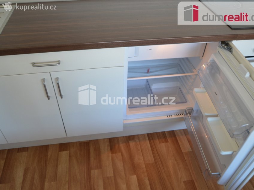 Pronájem bytu 1+kk 39 m^2 Pískařská, Praha 12 