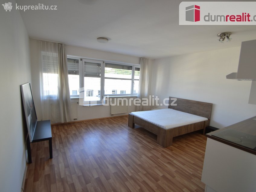 Pronájem bytu 1+kk 39 m^2 Pískařská, Praha 12 