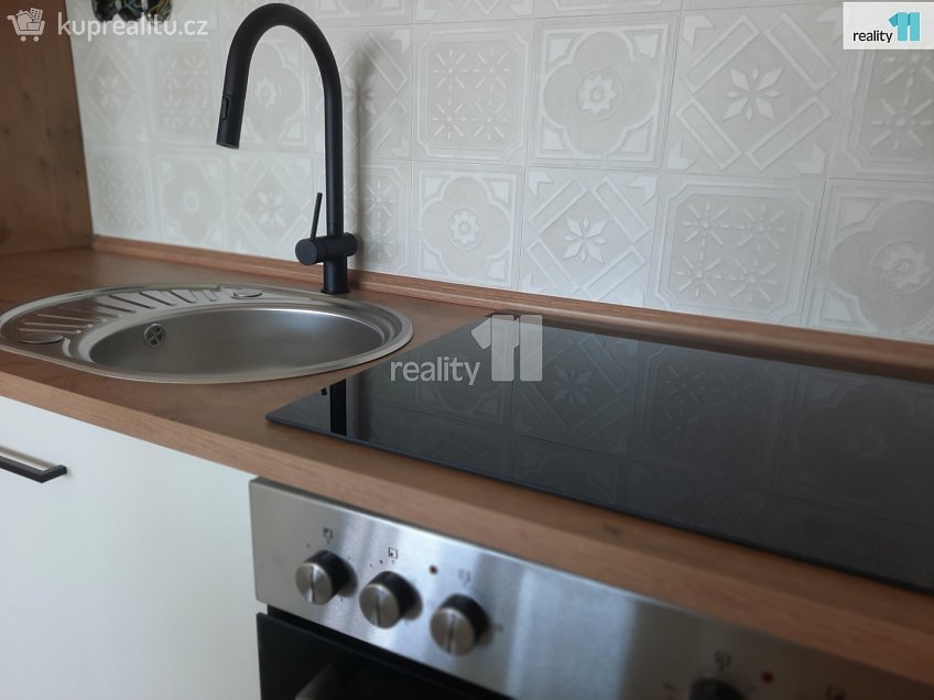 Pronájem bytu 1+kk 30 m^2 Svojsíkova, Nový Bor 