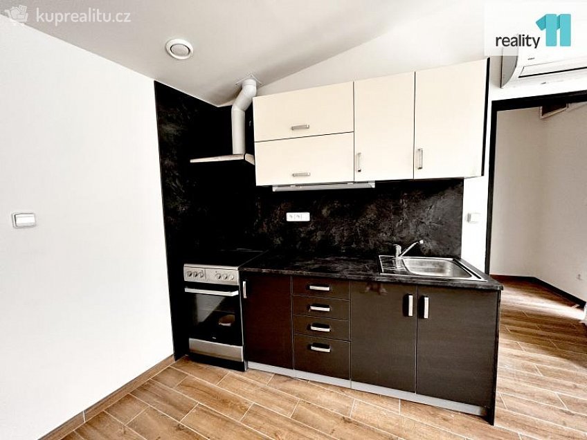 Prodej bytu 1+kk 34 m^2 Michelská, Praha 4 