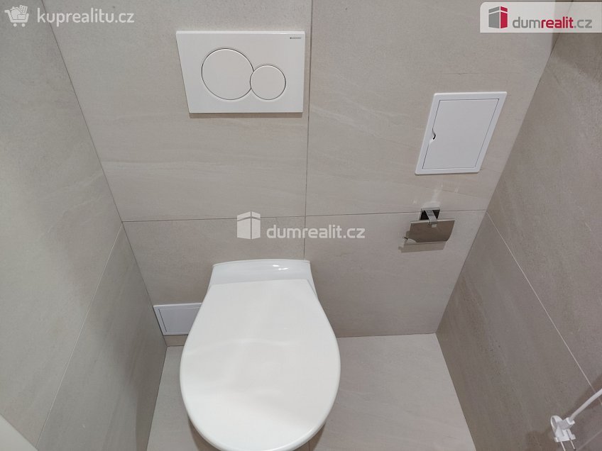 Pronájem bytu 1+kk 21 m^2 Zelená, Děčín 