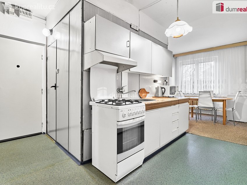 Prodej bytu 3+1 62 m^2 náměstí SNP, Kynšperk nad Ohří 