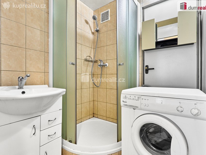 Prodej bytu 3+1 62 m^2 náměstí SNP, Kynšperk nad Ohří 