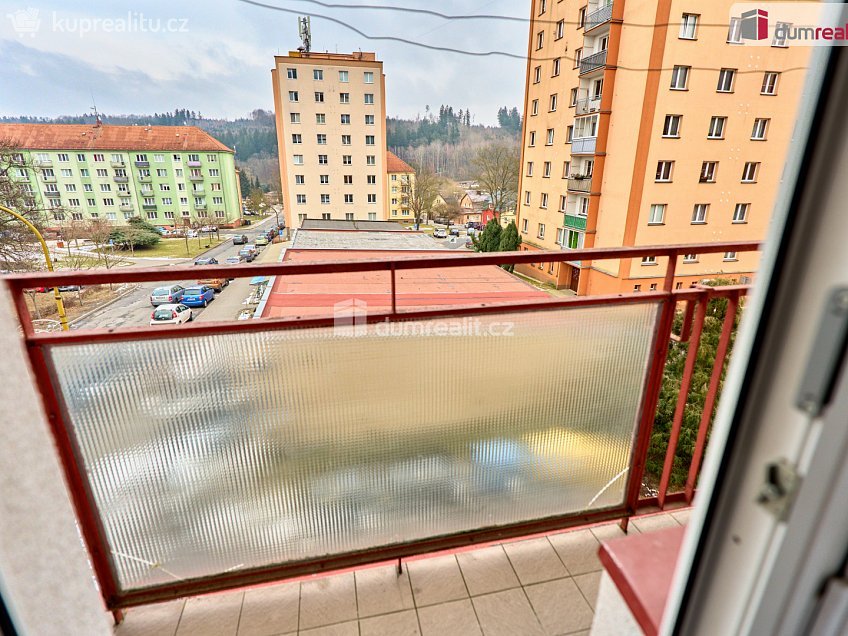 Prodej bytu 3+1 62 m^2 náměstí SNP, Kynšperk nad Ohří 