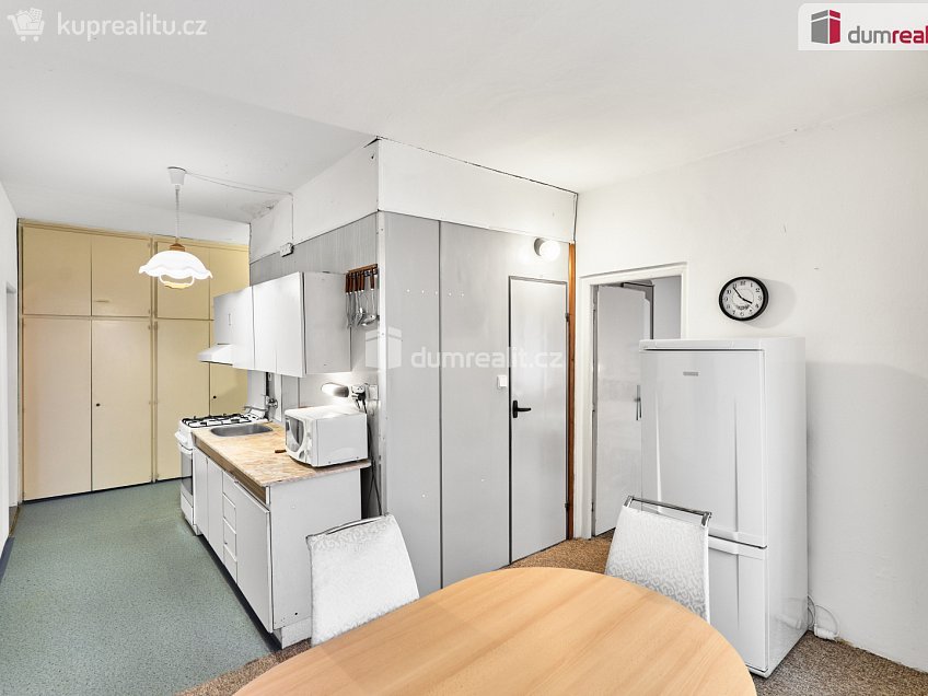 Prodej bytu 3+1 62 m^2 náměstí SNP, Kynšperk nad Ohří 